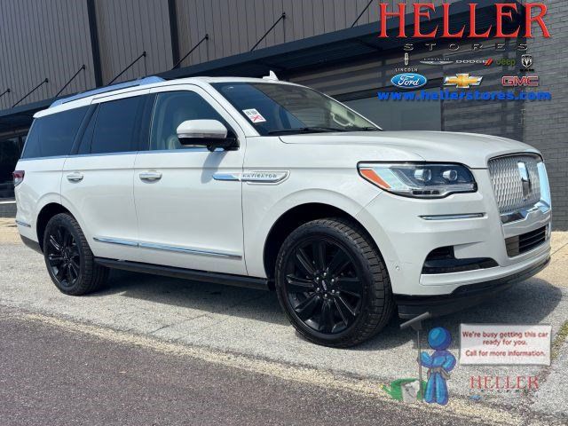 Used 2023 Lincoln Navigator Reserve AWD/4WD image 1