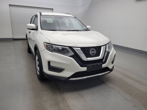 Used 2019 Nissan Rogue S FWD image 14