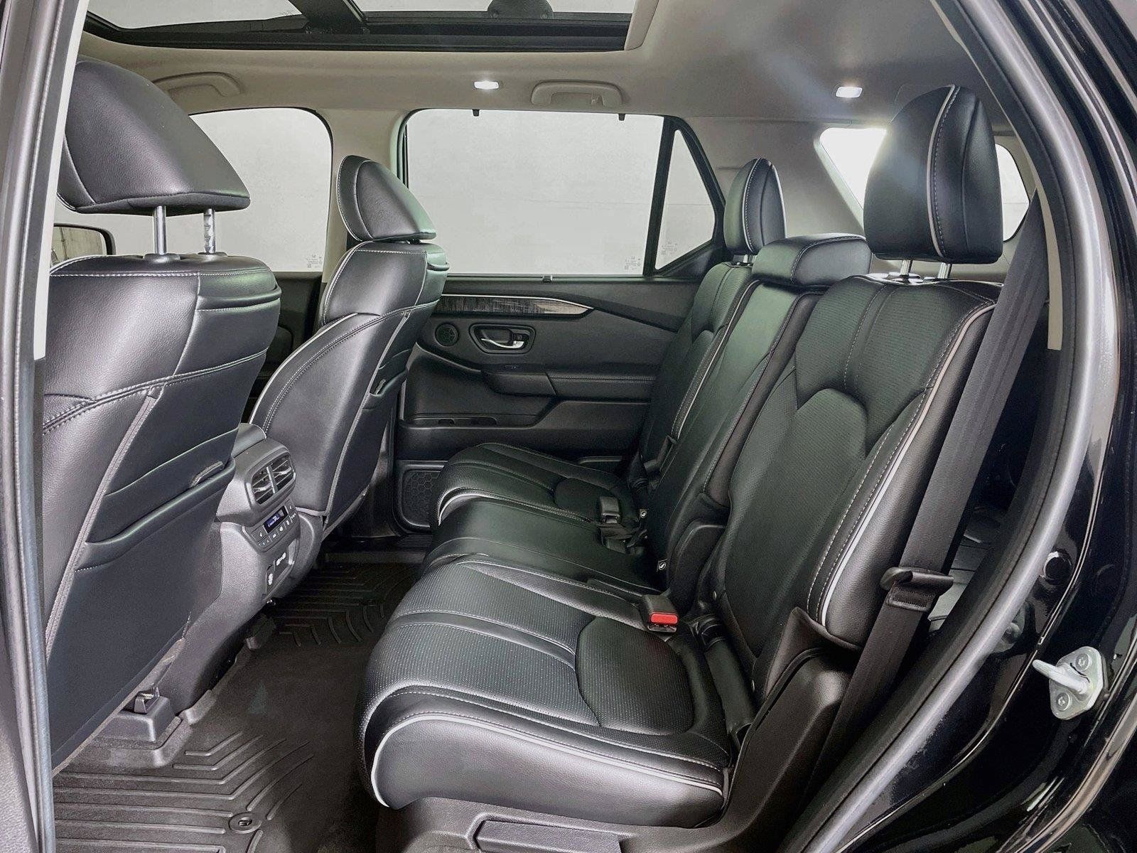 Used 2023 Honda Pilot Elite image 11