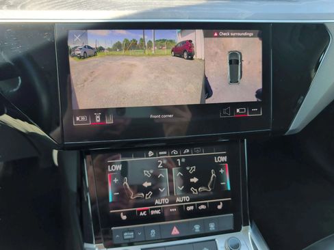 Used 2021 Audi e-tron Premium w/ Convenience Plus Package AWD/4WD image 28