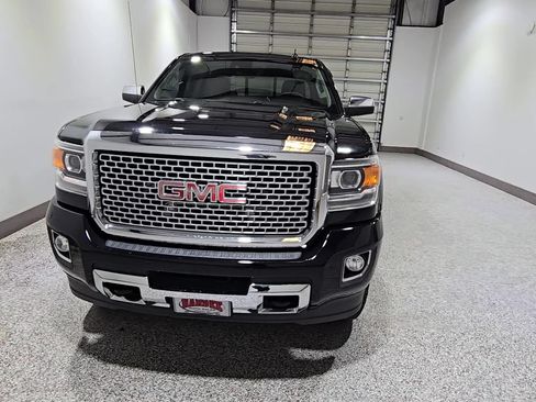 Used 2015 GMC Sierra 2500 Denali w/ Duramax Plus Package AWD/4WD image 6