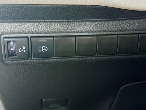 Used 2024 Toyota Corolla LE FWD image 9
