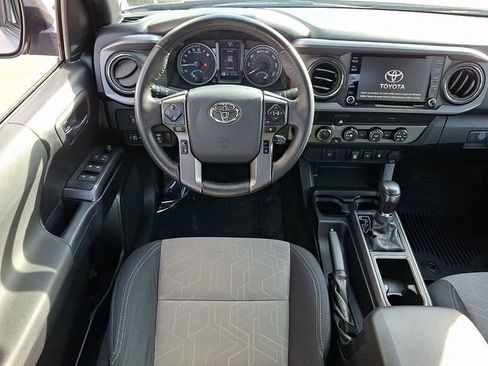 Used 2020 Toyota Tacoma TRD Sport image 11