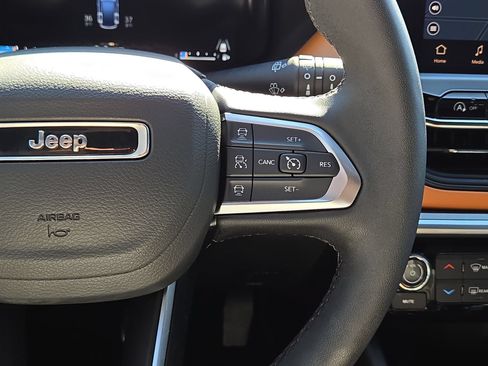 Used 2025 Jeep Compass Limited w/ Elite Group AWD/4WD image 21