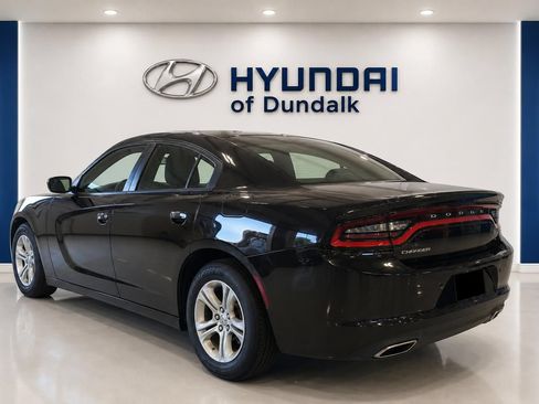 Used 2019 Dodge Charger SXT RWD image 2