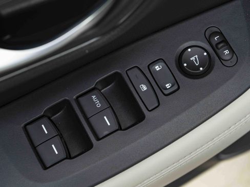 Used 2026 Honda HR-V LX image 36