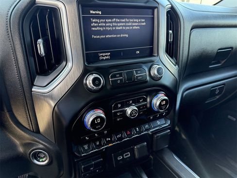 Used 2022 GMC Sierra 2500 Denali image 15