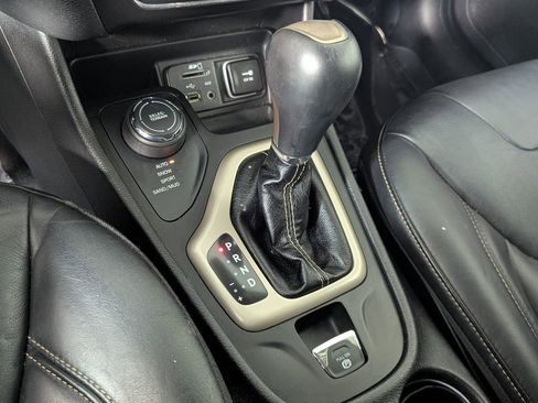 Used 2017 Jeep Cherokee High Altitude image 25