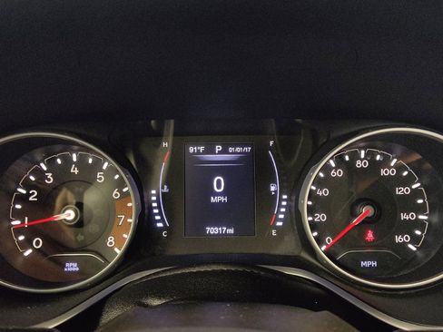 Used 2019 Jeep Compass Latitude w/ Cold Weather Group AWD/4WD image 23