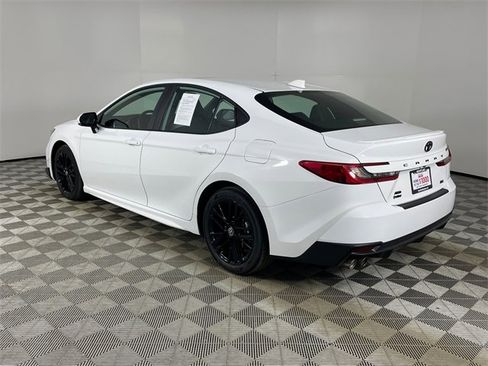 Used 2025 Toyota Camry SE w/ Convenience Package image 23