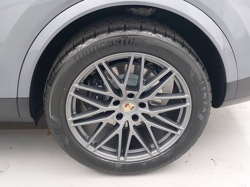 New 2026 Porsche Cayenne Coupe image 36