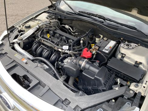 Used 2010 Ford Fusion SE image 25