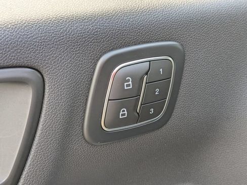 Used 2025 Ford Escape SE w/ PHEV Premium Package FWD image 10