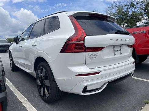 Used 2024 Volvo XC60 T8 Ultimate w/ Climate Package AWD/4WD image 3