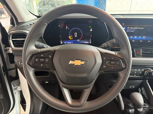 Used 2024 Chevrolet TrailBlazer LT AWD/4WD image 15