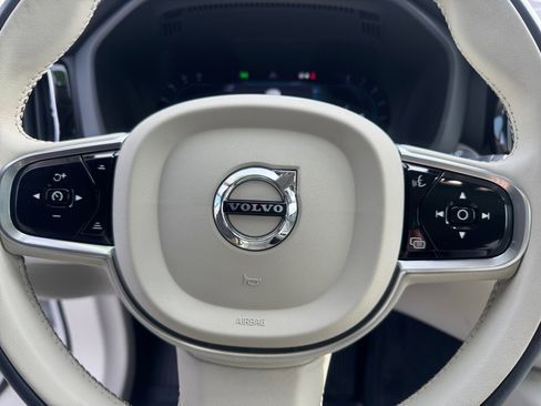 Used 2023 Volvo XC60 B5 Plus w/ Protection Package Premier image 33
