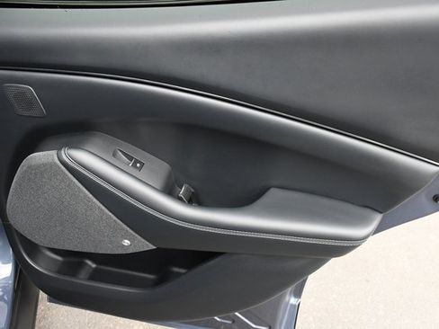 Used 2021 Ford Mustang Mach-E Premium image 18