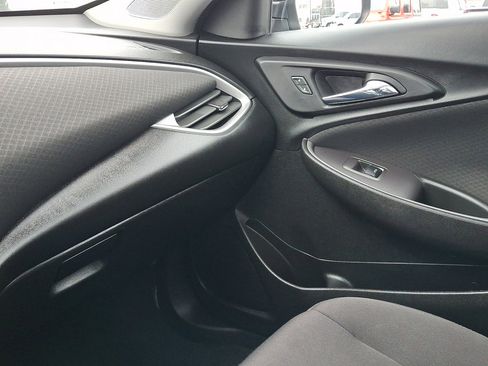 Used 2022 Chevrolet Malibu LT image 31