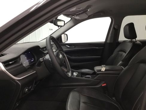 Used 2023 Jeep Grand Cherokee L Limited w/ Trailer Tow Group (B) image 5