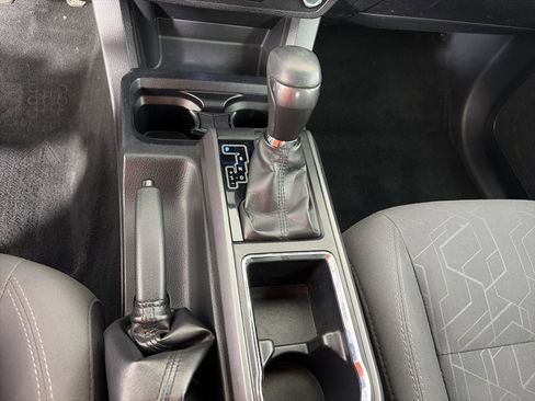 Used 2017 Toyota Tacoma TRD Sport AWD/4WD image 26