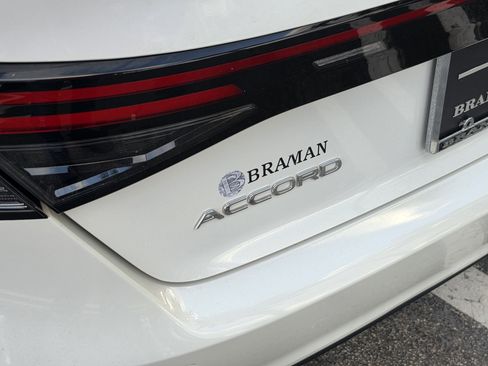 Certified 2023 Honda Accord EX image 5
