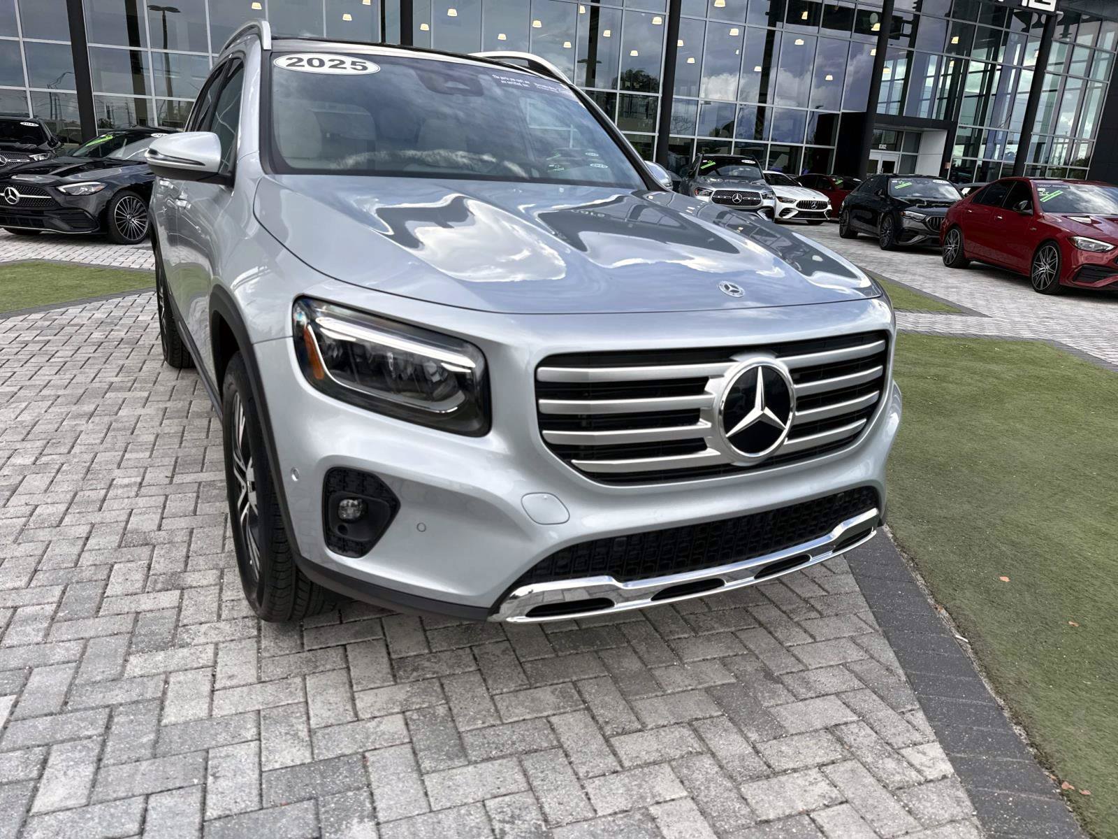 Certified 2025 Mercedes-Benz GLB 250 image 8