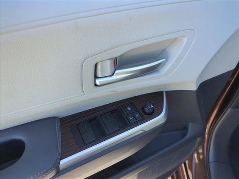 Used 2023 Toyota Sienna XLE FWD image 10