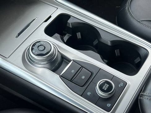 Certified 2024 Ford Explorer XLT AWD/4WD image 29