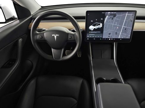 Used 2020 Tesla Model Y Long Range image 18