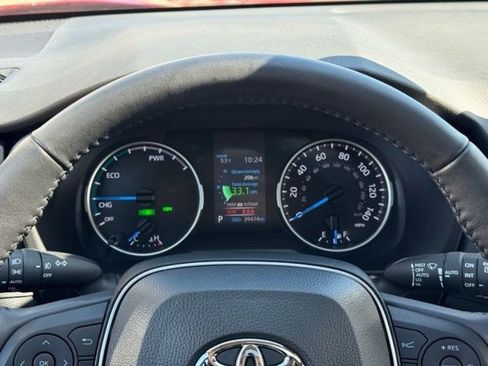 Certified 2022 Toyota RAV4 XLE Premium AWD/4WD image 29