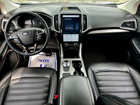 Used 2024 Ford Edge SEL AWD/4WD image 11