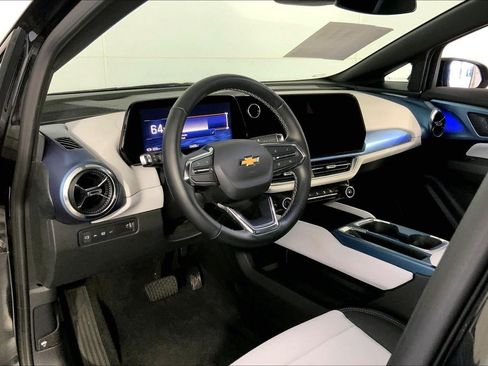 Used 2025 Chevrolet Equinox EV LT FWD image 14