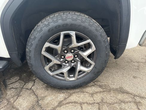 Used 2024 GMC Sierra 1500 SLT w/ SLT Premium Plus Package image 5