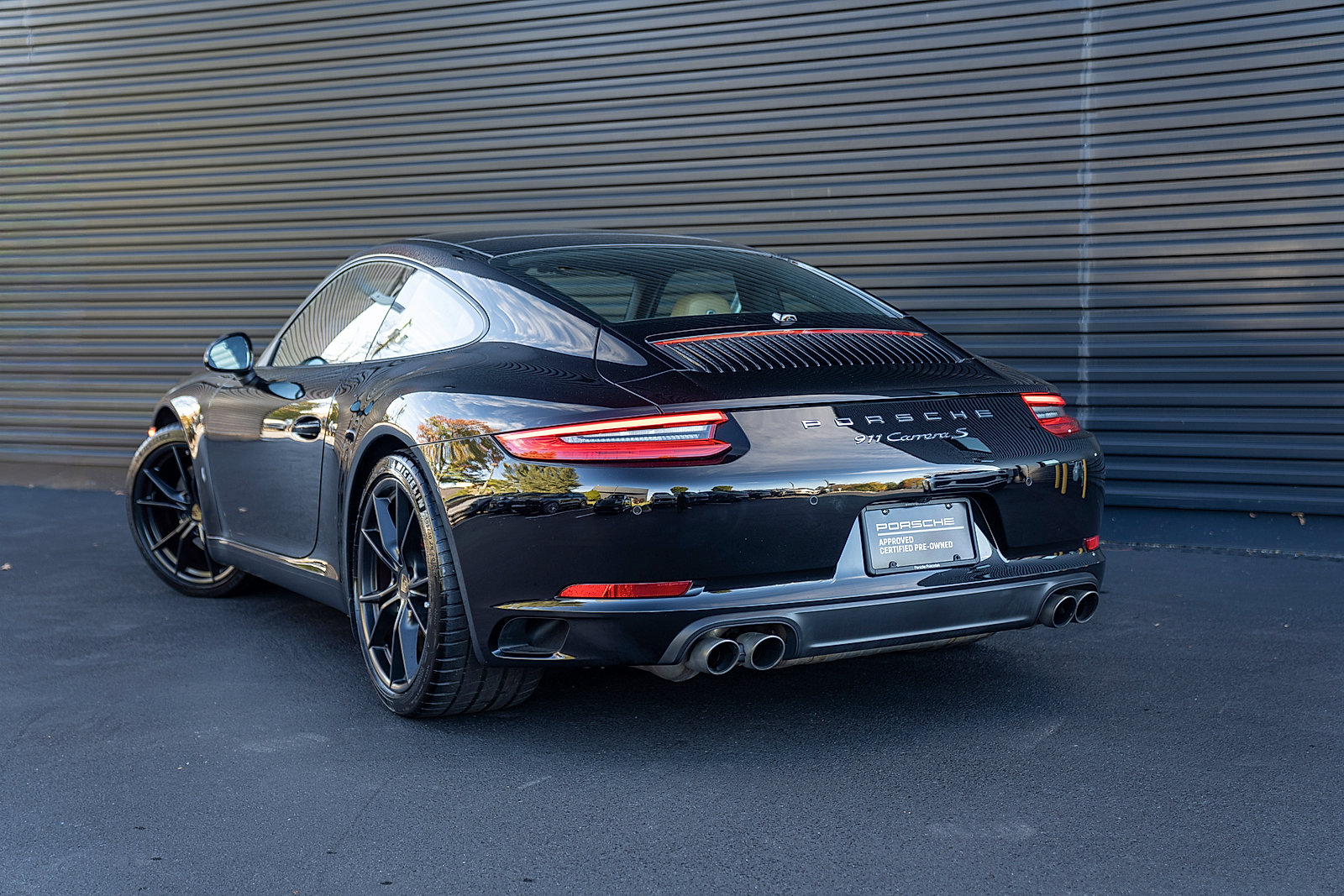 Certified 2017 Porsche 911 Carrera S RWD image 3