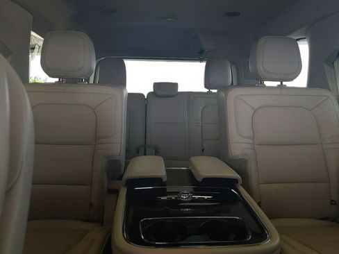 Used 2019 Lincoln Navigator Reserve w/ Cargo Package AWD/4WD image 32