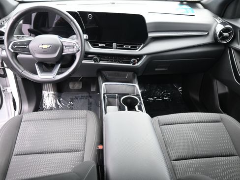 Used 2025 Chevrolet Equinox LT FWD image 16