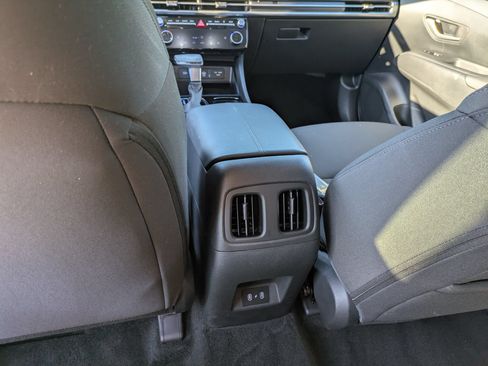 Used 2025 Hyundai Tucson SEL FWD image 31