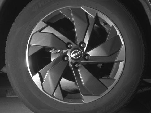 Used 2025 Nissan Rogue SV image 15