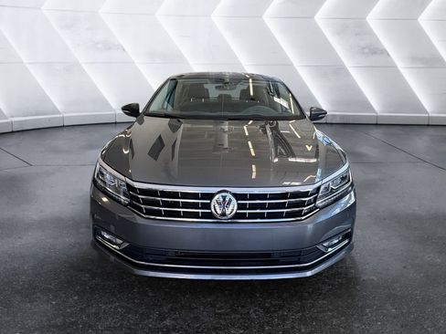 Used 2017 Volkswagen Passat 1.8T SE image 2