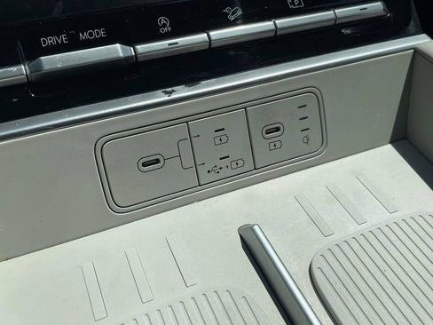 Certified 2025 Hyundai Santa Fe SEL FWD image 21