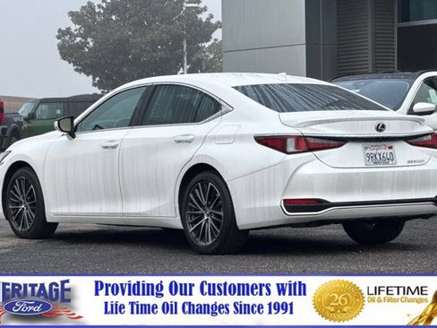 Used 2025 Lexus ES 300h w/ Premium Package image 6