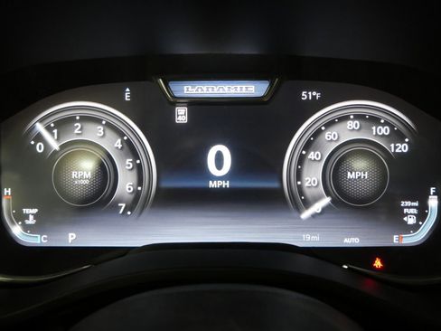 New 2026 RAM 1500 Laramie AWD/4WD image 15