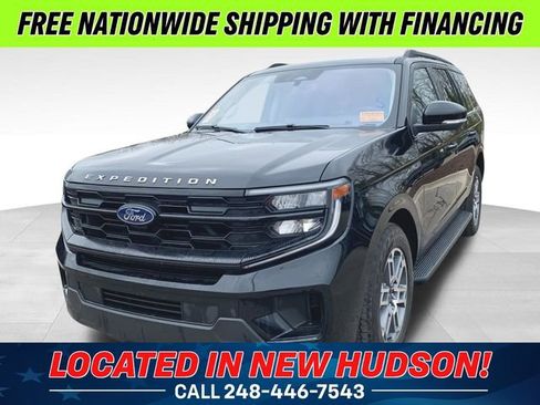 Used 2025 Ford Expedition Active AWD/4WD image 1