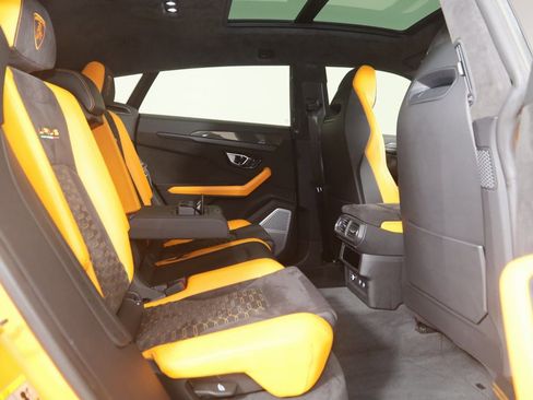 Used 2021 Lamborghini Urus image 18