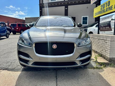 Used 2018 Jaguar F-PACE Premium AWD/4WD image 8