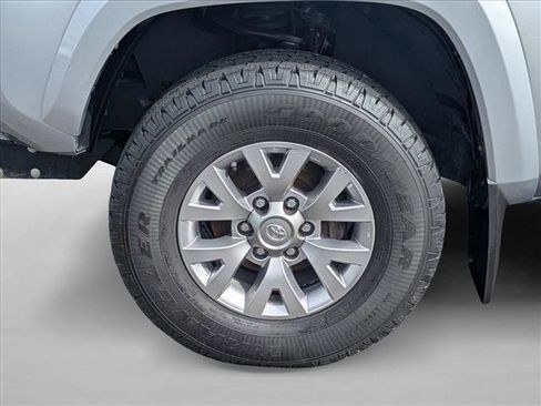 Used 2017 Toyota Tacoma SR5 w/ Tow Package image 21