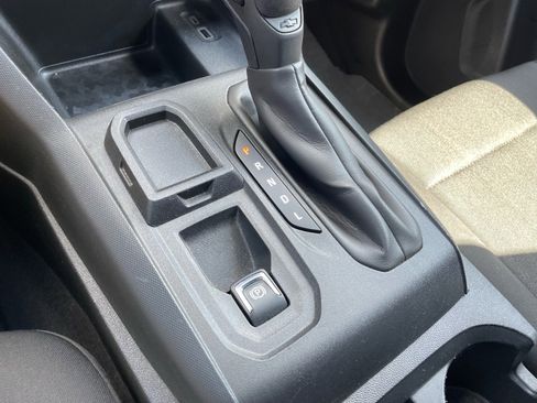 Used 2023 Chevrolet Colorado W/T image 17