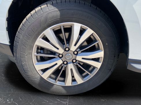 Used 2020 Nissan Pathfinder SV AWD/4WD image 39