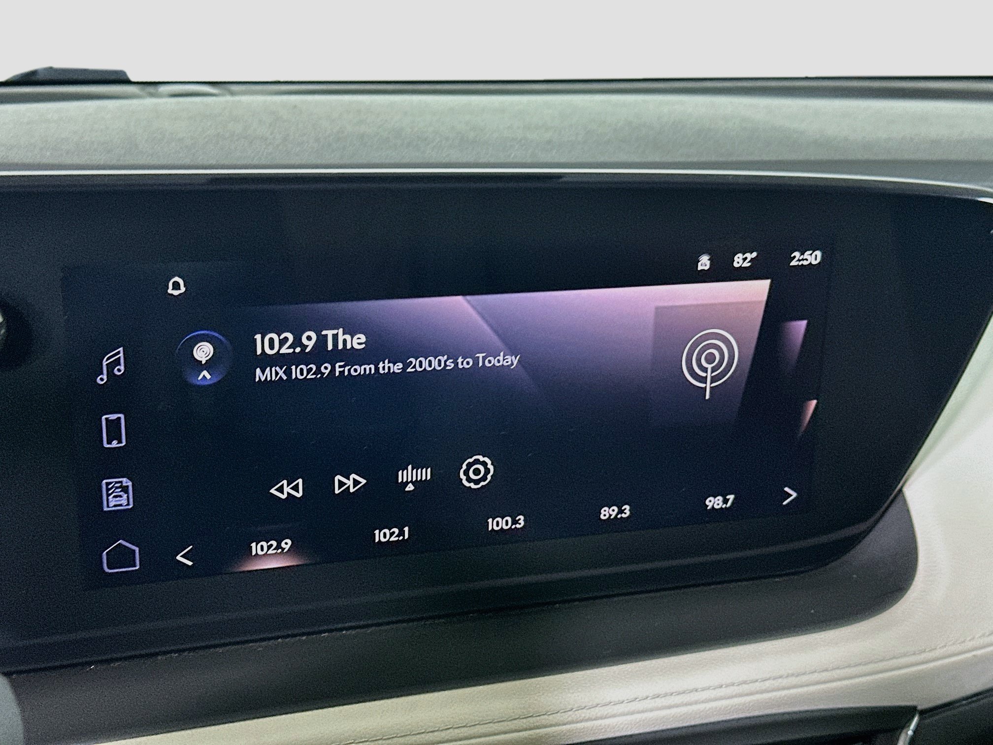 Used 2024 Buick Encore GX Sport Touring FWD image 21