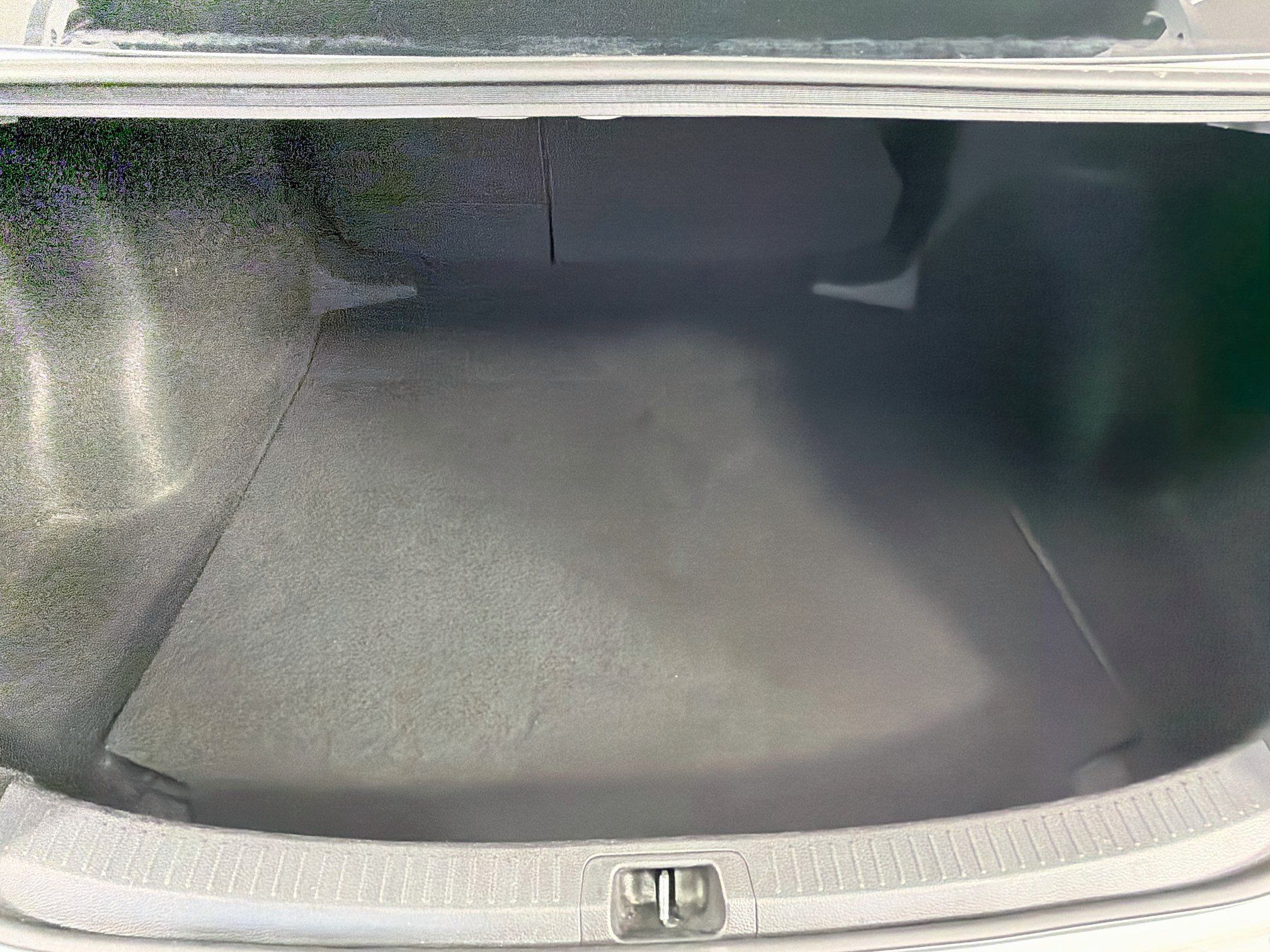 Used 2025 Toyota Corolla LE FWD image 28
